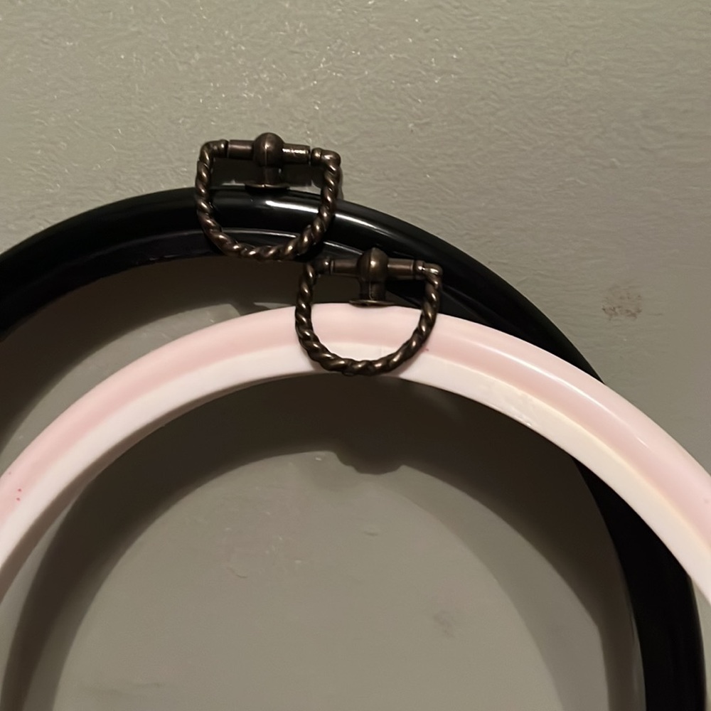 😄Needlepoint hoops bundle - Picture 2 of 3
